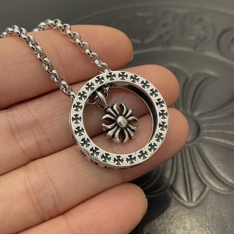 Ch*0me He**ts necklaces